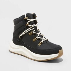 NWT Womens Snow Boots